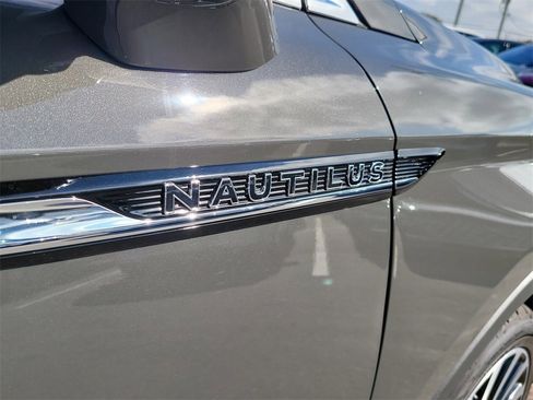 Certified 2022 Lincoln Nautilus Black Label image 6