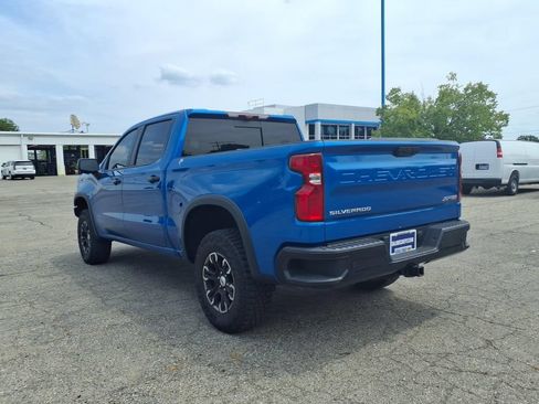 Used 2023 Chevrolet Silverado 1500 ZR2 w/ Technology Package AWD/4WD image 5