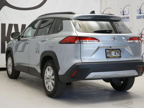 Used 2025 Toyota Corolla Cross LE FWD image 5