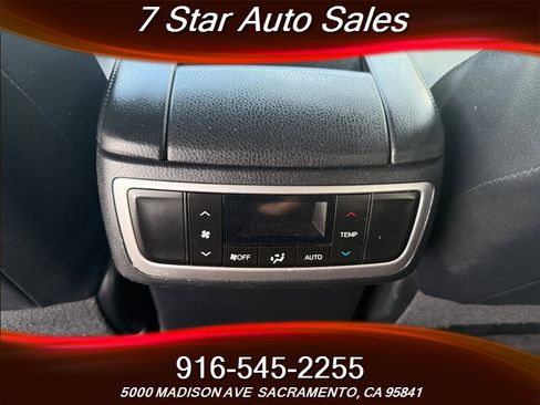 Used 2017 Toyota Highlander XLE image 16