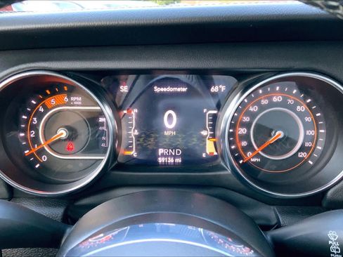 Used 2023 Jeep Wrangler Unlimited Sahara w/ LED Lighting Group AWD/4WD image 26