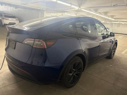 Used 2024 Tesla Model Y Long Range RWD image 7