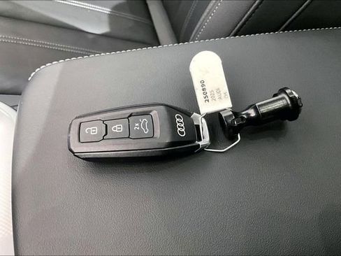 Used 2025 Audi Q5 Premium w/ Convenience Package AWD/4WD image 35