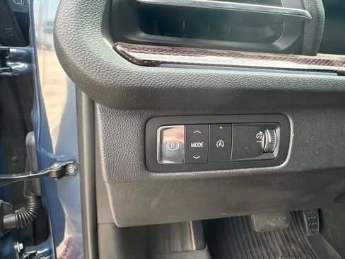 Used 2026 Chevrolet Traverse RS w/ LPO, Floor Liner Package FWD image 11