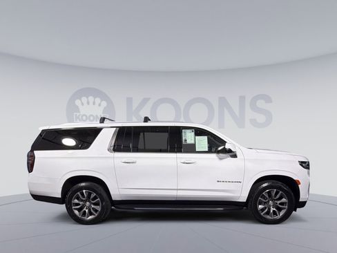 Used 2022 Chevrolet Suburban LT w/ LT Signature Package AWD/4WD image 8
