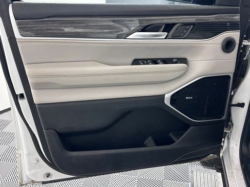 Used 2022 Jeep Wagoneer Series III w/ Premium Group I image 10