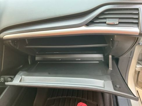 Used 2019 Ford Fusion Titanium FWD image 28