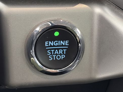 Used 2024 Ford Expedition XLT AWD/4WD image 39