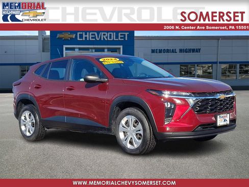 Used 2024 Chevrolet Trax LS image 1