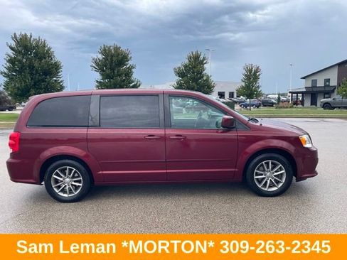 Used 2017 Dodge Grand Caravan SE FWD image 2