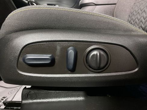 Used 2023 Chevrolet Equinox LT FWD image 12