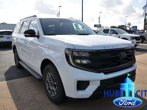 New 2026 Ford Expedition Active RWD image 7