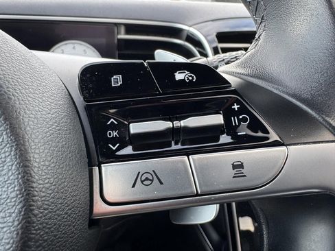 Used 2023 Hyundai Santa Cruz SEL Premium image 18