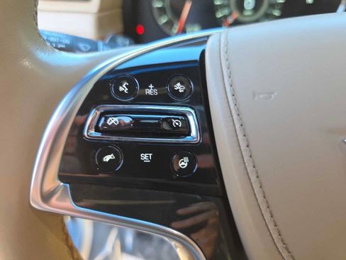 Used 2019 Cadillac Escalade ESV Platinum image 16