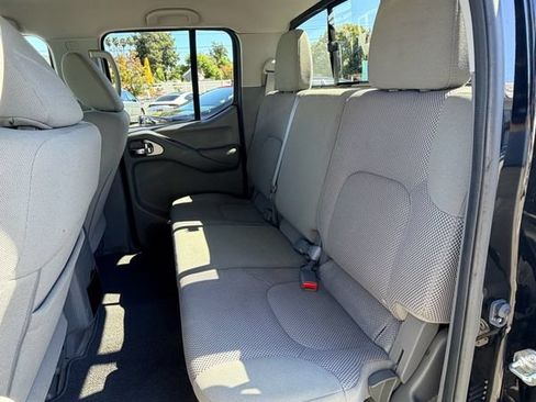 Used 2018 Nissan Frontier SV RWD image 15