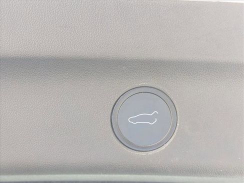 Used 2021 Tesla Model Y Long Range image 17