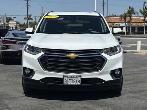 Used 2019 Chevrolet Traverse LT w/ LT Premium Package FWD image 2