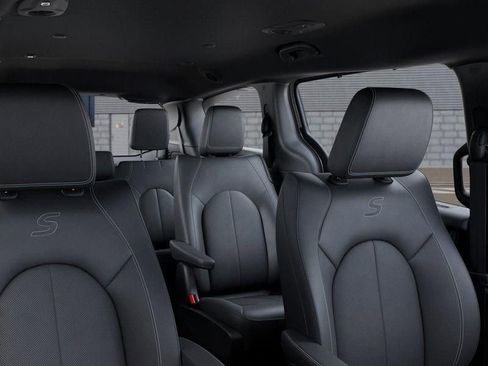 New 2026 Chrysler Pacifica Select w/ S Appearance Package FWD image 26