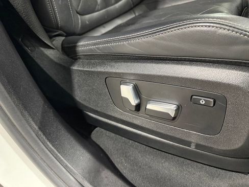 Used 2023 BMW X5 xDrive45e image 10