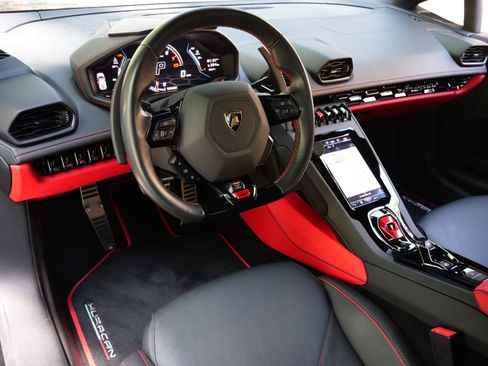 Used 2023 Lamborghini Huracan EVO RWD image 15