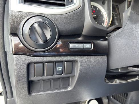 Used 2019 Nissan Titan SV image 29