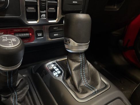 Used 2023 Jeep Wrangler Unlimited Rubicon 4xe image 38