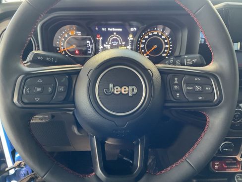 Used 2024 Jeep Wrangler Unlimited Rubicon image 12