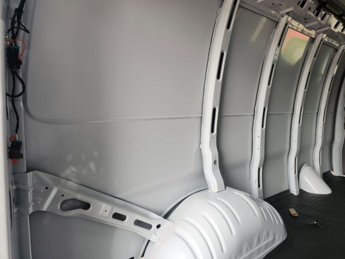 New 2025 Chevrolet Express 2500 image 32