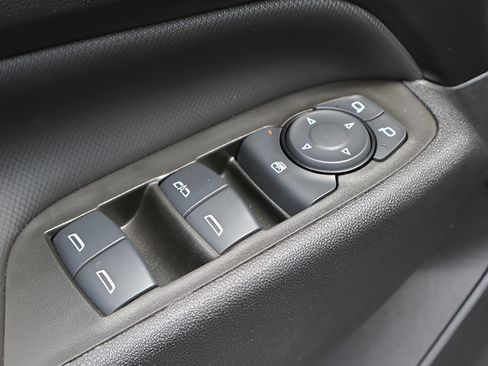 Used 2024 Chevrolet Equinox RS FWD image 12