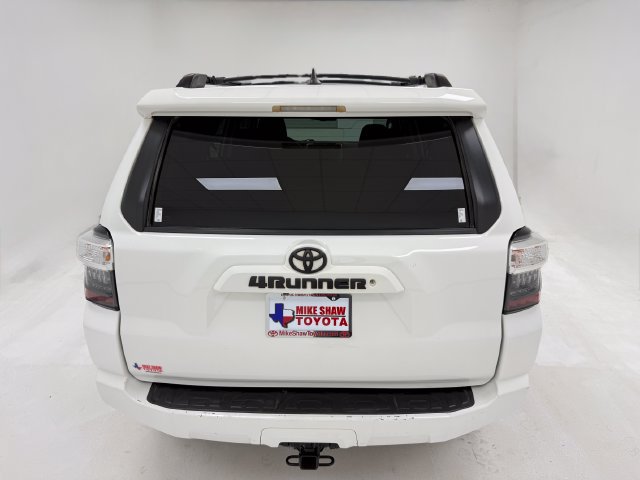 Used 2020 Toyota 4Runner SR5 AWD/4WD image 39