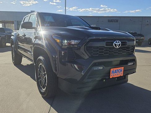 Used 2024 Toyota Tacoma TRD Sport image 4