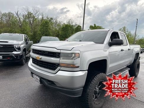 Used 2016 Chevrolet Silverado 1500 Custom w/ Custom Convenience Package image 3