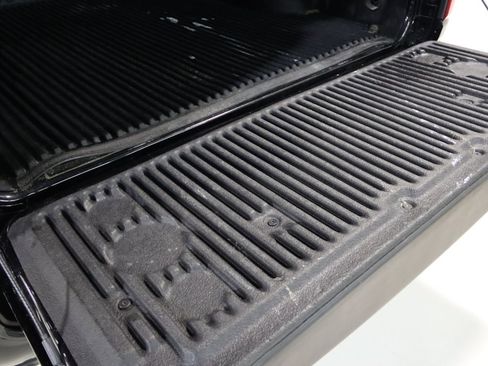 Used 2023 RAM 1500 Laramie AWD/4WD image 16
