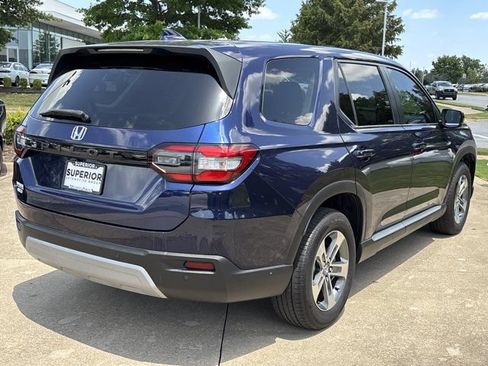 Used 2025 Honda Pilot EX-L image 3