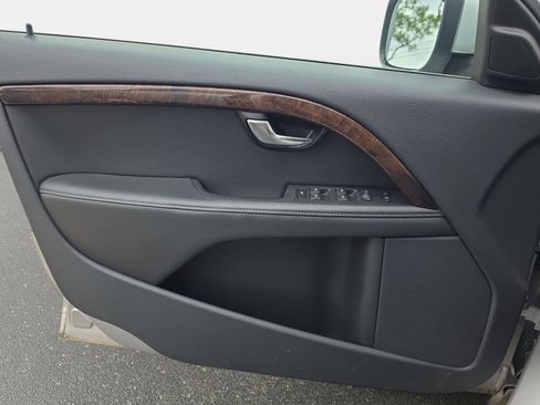 Used 2016 Volvo XC70 T5 Premier w/ Proximity Package image 26