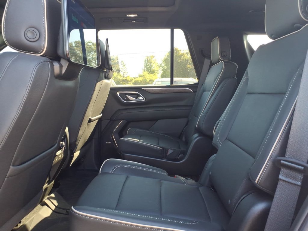 Used 2023 Chevrolet Tahoe Premier w/ Advanced Technology Package AWD/4WD image 10