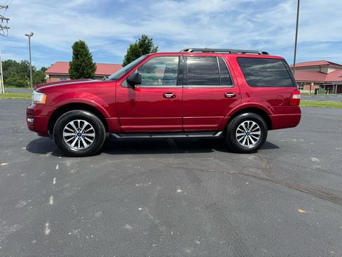 Used 2017 Ford Expedition XLT w/ Equipment Group 202A AWD/4WD image 5