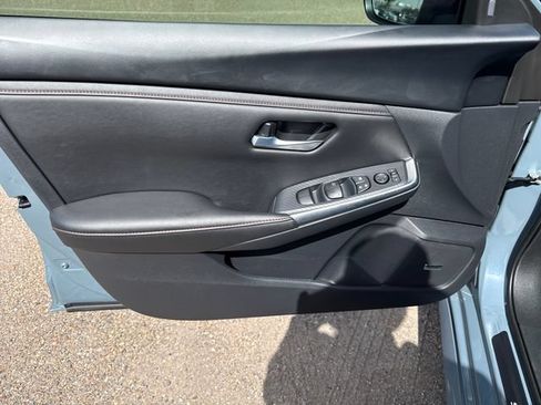 Certified 2025 Nissan Sentra SR w/ SR Premium Package FWD image 11