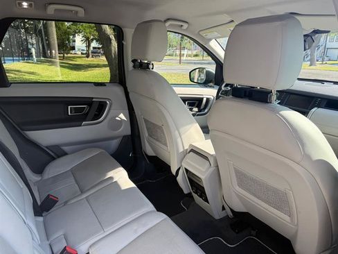 Used 2019 Land Rover Discovery Sport SE AWD/4WD image 16