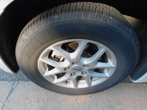Used 2025 Chrysler Pacifica Select FWD image 7