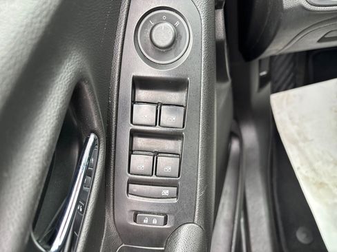 Used 2019 Chevrolet Trax LT w/ LT Convenience Package AWD/4WD image 43