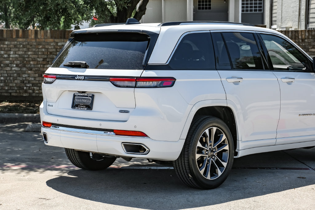 Used 2023 Jeep Grand Cherokee Overland AWD/4WD image 19