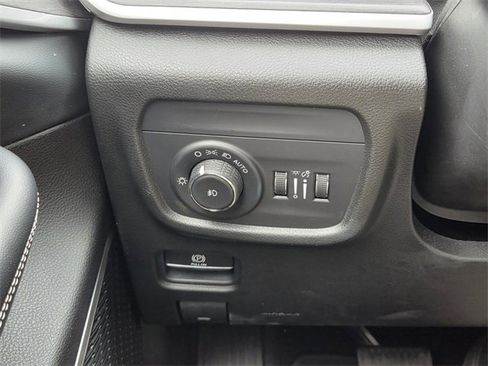 Used 2021 Jeep Grand Cherokee L Limited w/ Luxury Tech Group II image 35