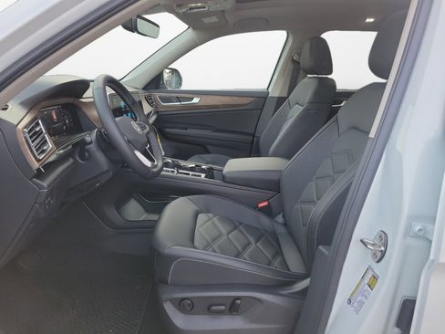 New 2026 Volkswagen Atlas SE FWD image 9