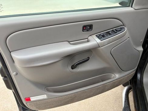 Used 2005 Chevrolet Avalanche Z71 w/ Preferred Equipment Group image 18