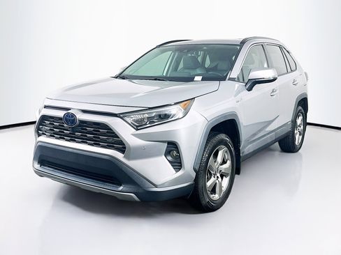 Used 2019 Toyota RAV4 Limited image 3
