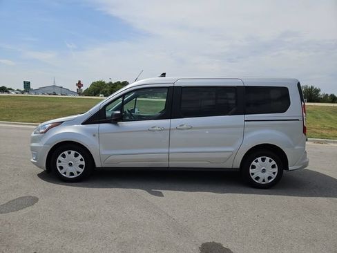 Used 2022 Ford Transit Connect XLT FWD image 4