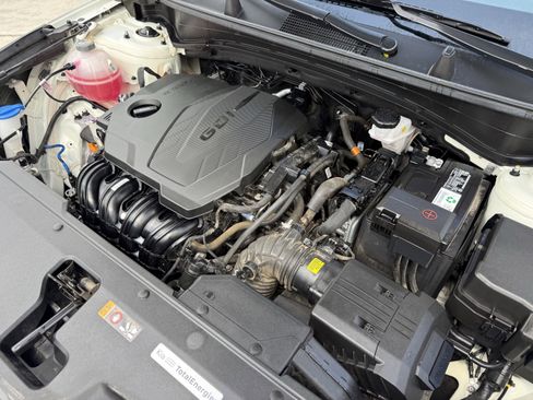 Used 2024 Kia Sportage LX image 34