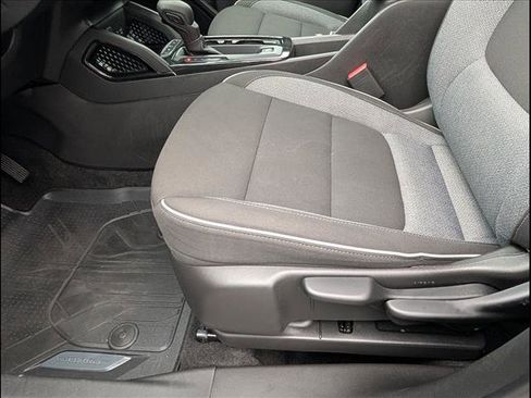 Used 2025 Chevrolet TrailBlazer LT w/ Driver Confidence Package image 9