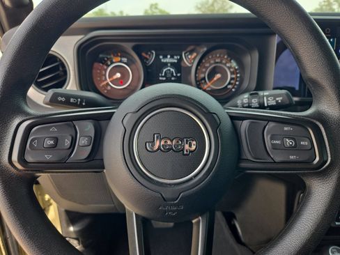 Used 2025 Jeep Wrangler Sport AWD/4WD image 20